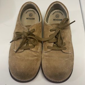 Footmates buck shoes